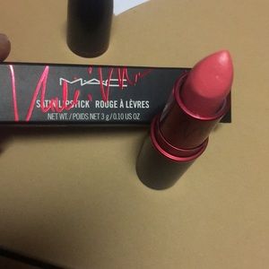 LE MAC & Nicki Minaj lipstick Viva Glam Nicki